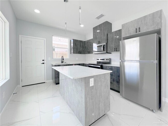 Foto del edificio - 913 N Woodson Ave