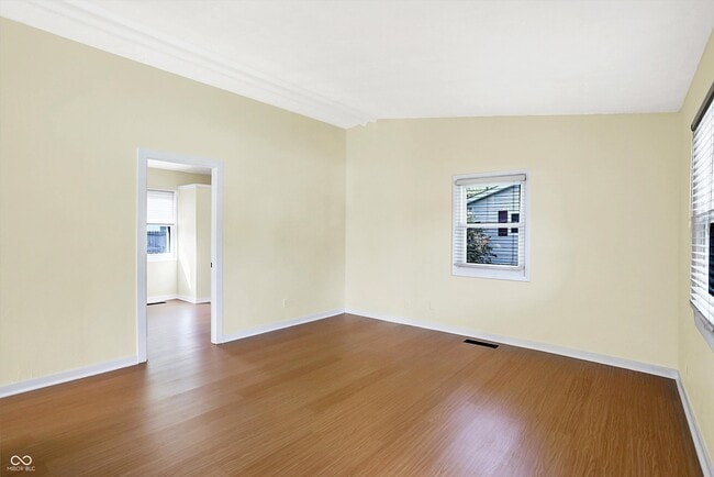 Building Photo - 131 Belaire Dr