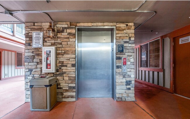 Foto del edificio - 5519 Lillehammer Ln