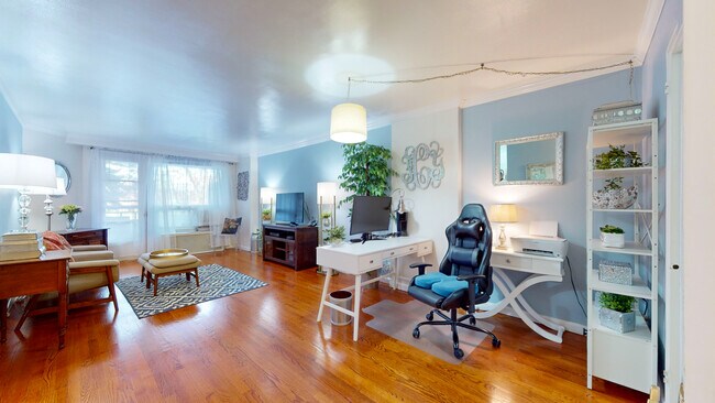 Building Photo - 71 Strawberry Hill Ave