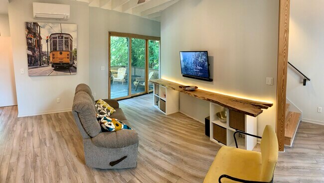 Foto del edificio - 413 W Haywood St