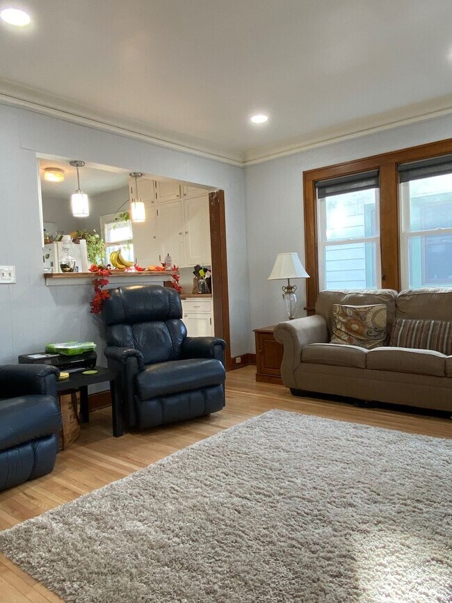 Foto del edificio - 1022 20th Ave SE