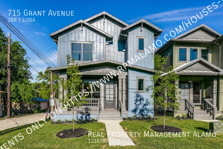 MUST SEE! CHARMING 2 story home in Beacon House Rental in San Antonio, TX