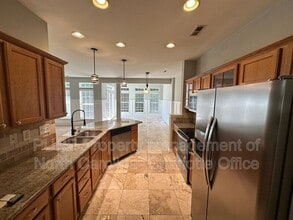 Building Photo - 6033 Queens Walk Ct