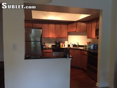Foto del edificio - 1018 N Plum Grove Rd
