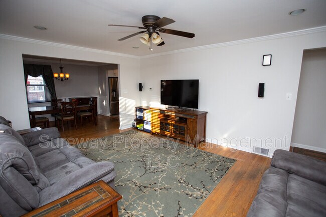 Foto del edificio - 112 W Taunton Ave