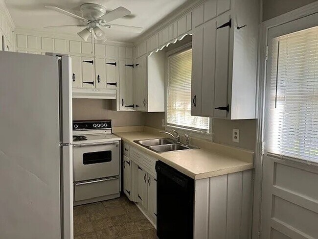 Foto del edificio - 2BR Home in Prime Hillsboro/West End Location – $1,500/Month | Pet Friendly