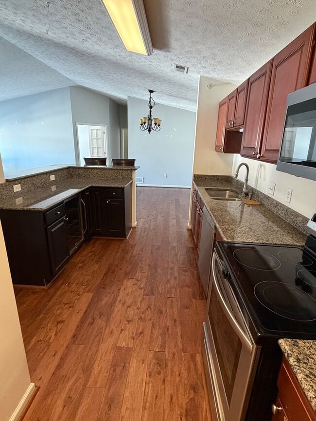 Building Photo - Superb Two Bedroom/Two Bath Condo In Beavercreek