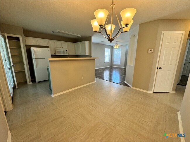 Foto del edificio - 3012 Ellis Dr