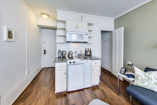 Building Photo - bedroom in San Francisco CA 94108