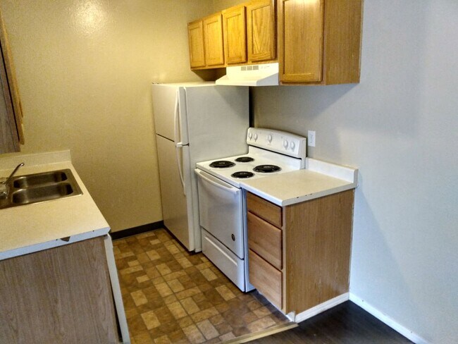 Building Photo - 321 N 5th St