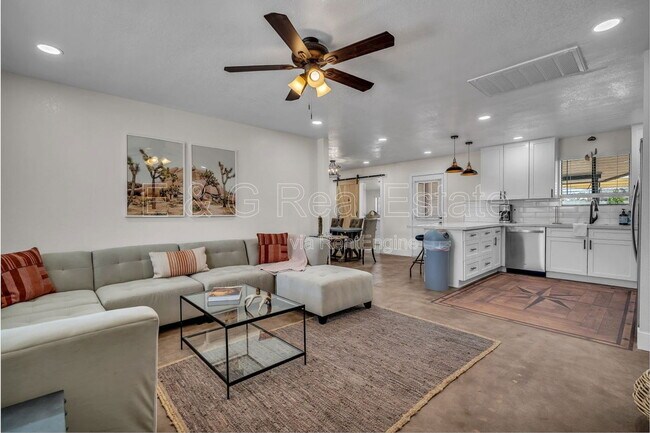 Foto del edificio - 1207 W 15th St