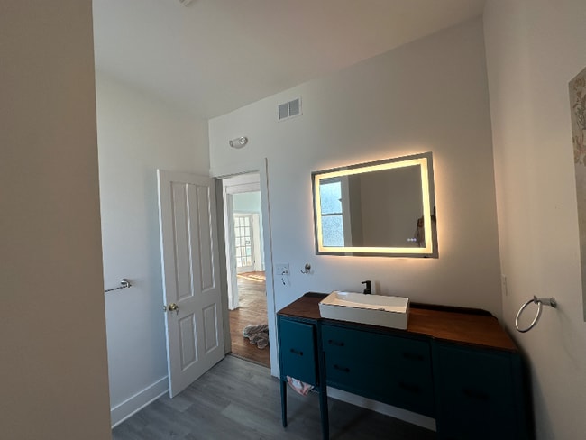 Photo - 2567 Bank St Townhome