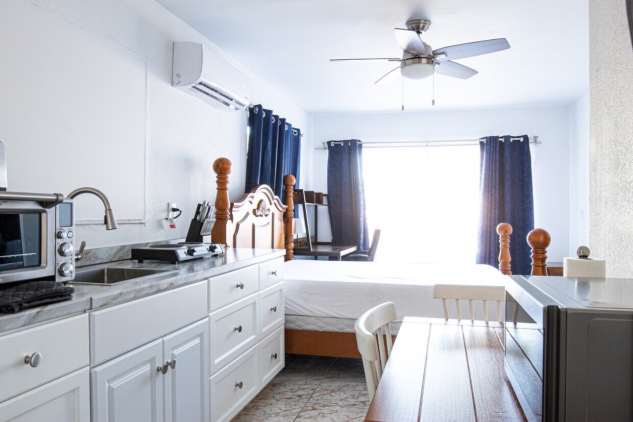 Foto principal - 5206 N Miami Ave