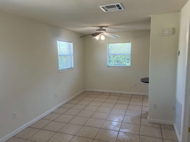 Building Photo - Utilities Included - Clean 1BR Naples Park Apartment Near Vanderbilt Beach - $1,450