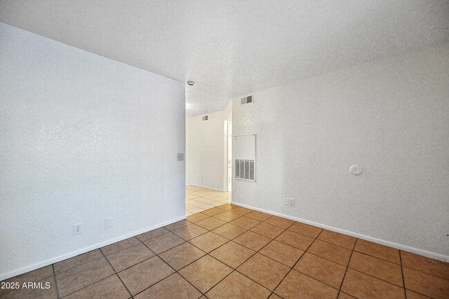 Foto del edificio - 725 E Vogel Ave