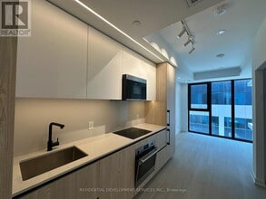 Building Photo - 699-699 Sheppard Ave E