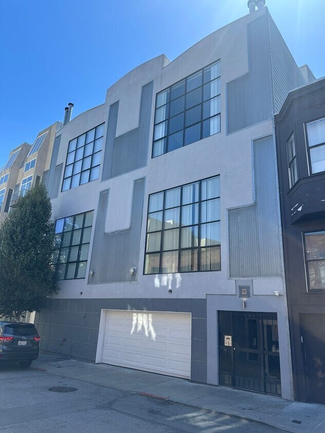 Foto principal - Large Loft Style Condo
