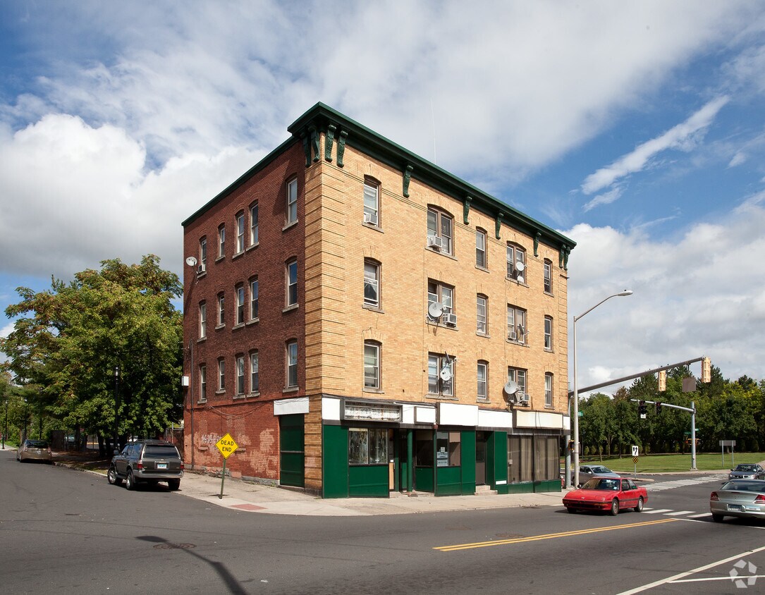 Building Photo - 246-252 North St