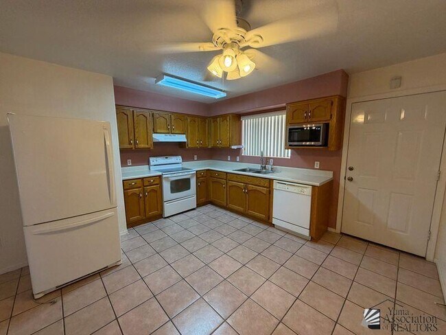 Foto del edificio - 13613 E 52nd St