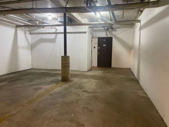 Building Photo - 301 Browning Ln