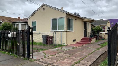 Building Photo - 1430 82nd Ave