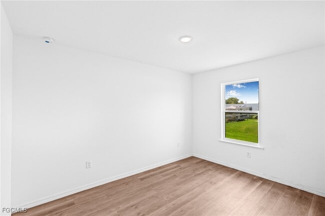 Foto del edificio - 419 Palmyra Ave