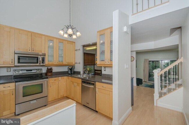 Building Photo - 6319 Early Glow Ct