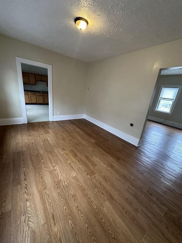 Foto del edificio - 6000 Wakefield Avenue - Upstairs (6002)