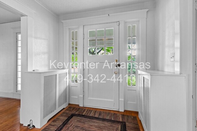 Foto del edificio - Unique, Charming and Spacious Fayetteville Home!