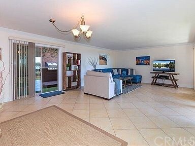 Foto del edificio - 484 Cliff Dr