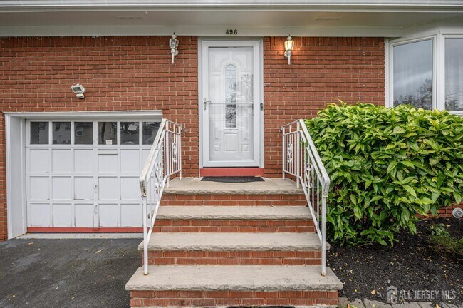 Foto del edificio - 496 Ragland Dr