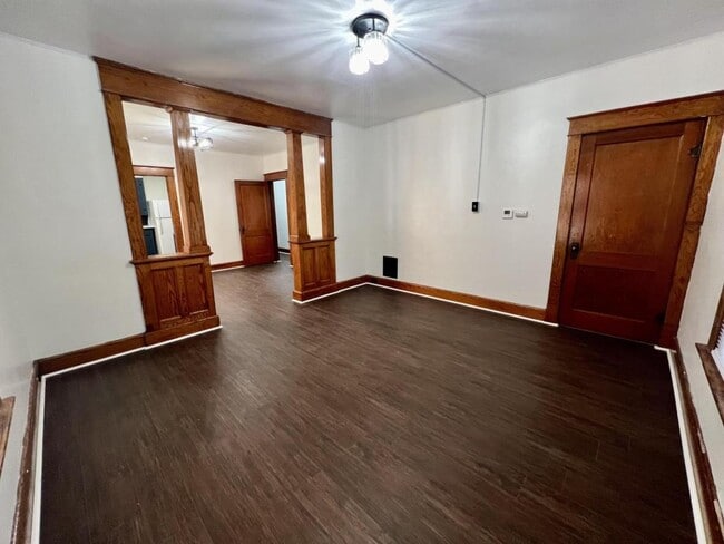 Building Photo - 301 Folts St