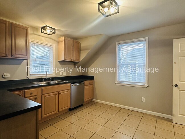 Foto del edificio - Charming 3 Bedroom Bungalow in Prime Ferndale Location!