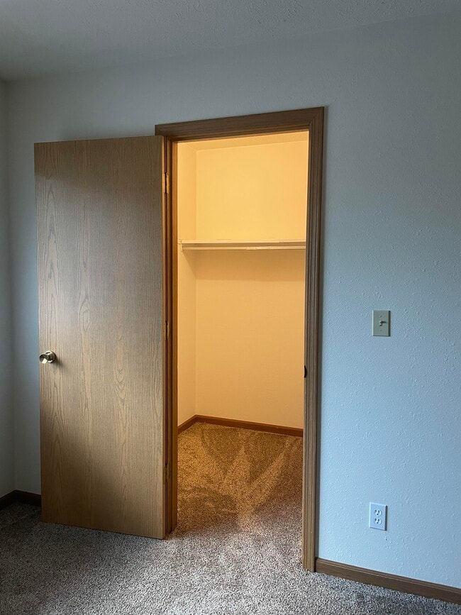 Walk-In Closets - Golden Oak Village