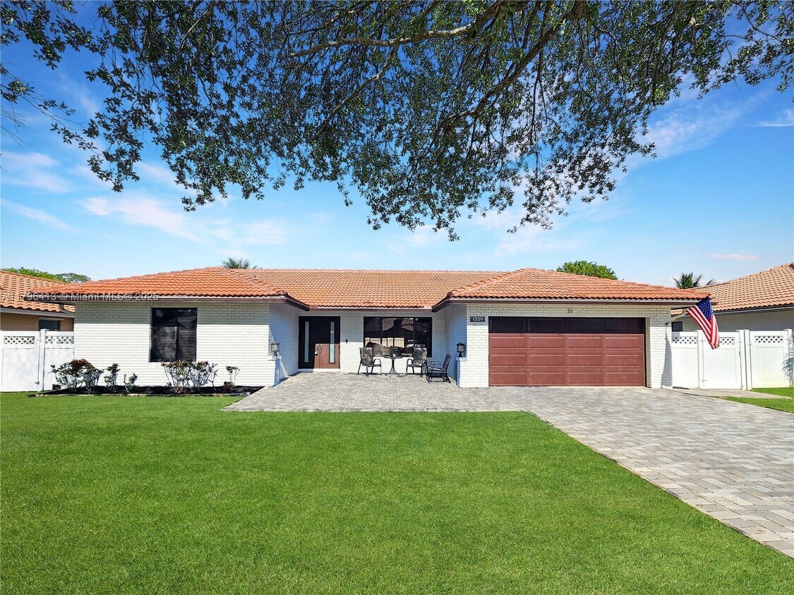 Foto principal - 1359 NW 112th Terrace