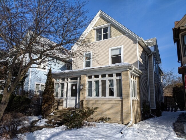 Building Photo - 2149 Sherman Ave