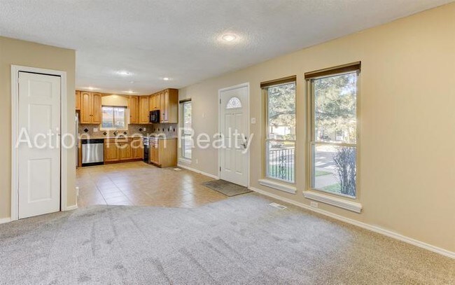 Building Photo - 4831 Sonata Dr