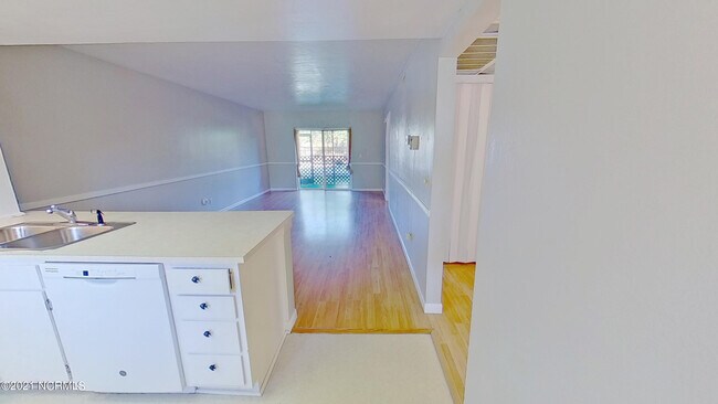 Building Photo - 4469 Holly Tree Rd