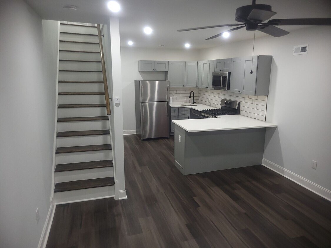 Foto principal - SECTION 8 APPROVED Modern 4br/2ba in West ...