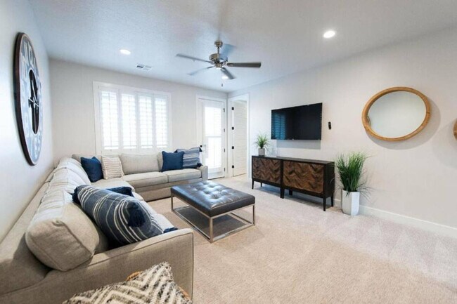 Foto del edificio - 2249 N Coral Canyon Blvd