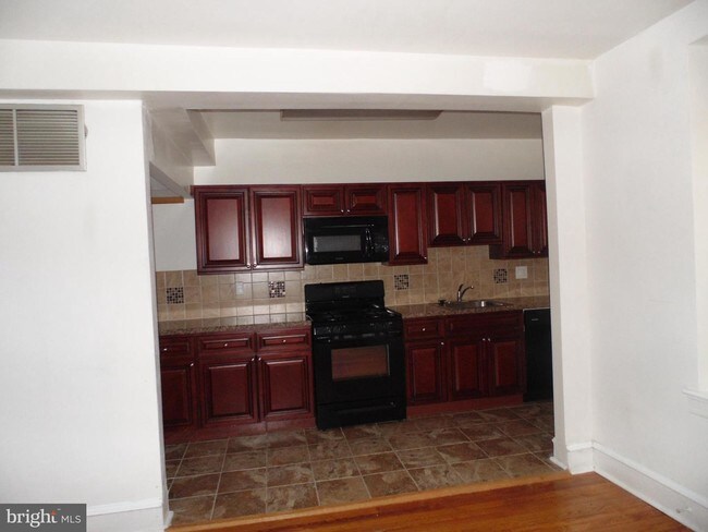 Building Photo - 7876 Spring Ave