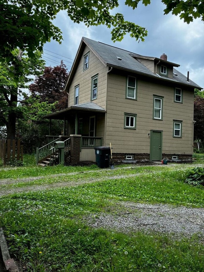 Building Photo - 1429 Marcy St
