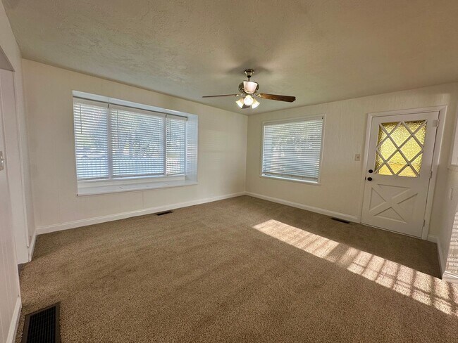 Foto del edificio - Large Home For Rent In Rexburg