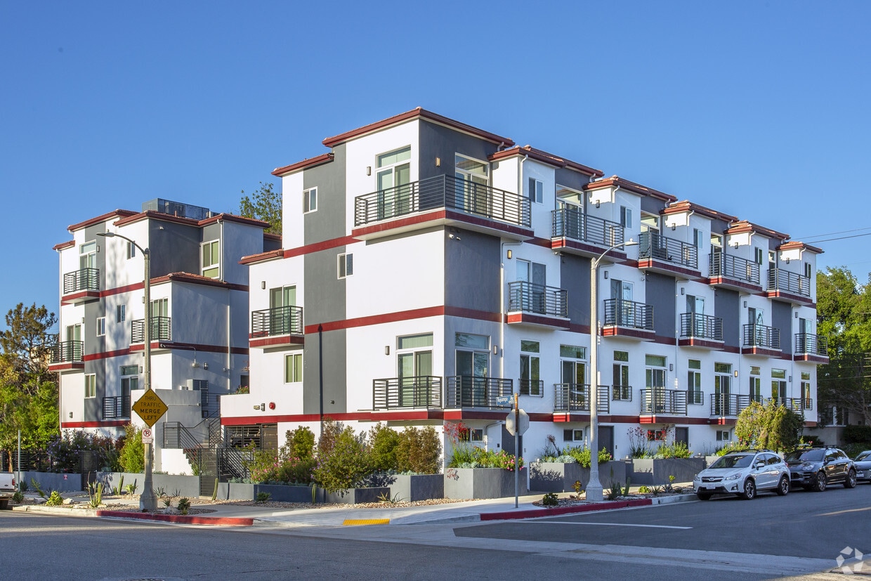 Primary Photo - Tujunga Project