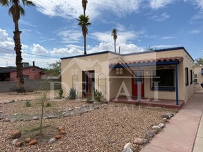 Building Photo - 3215 E Willard St