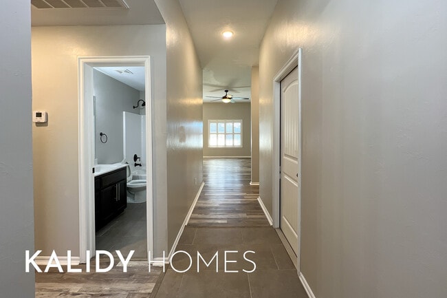 Photo - 9112 SW 47th St House