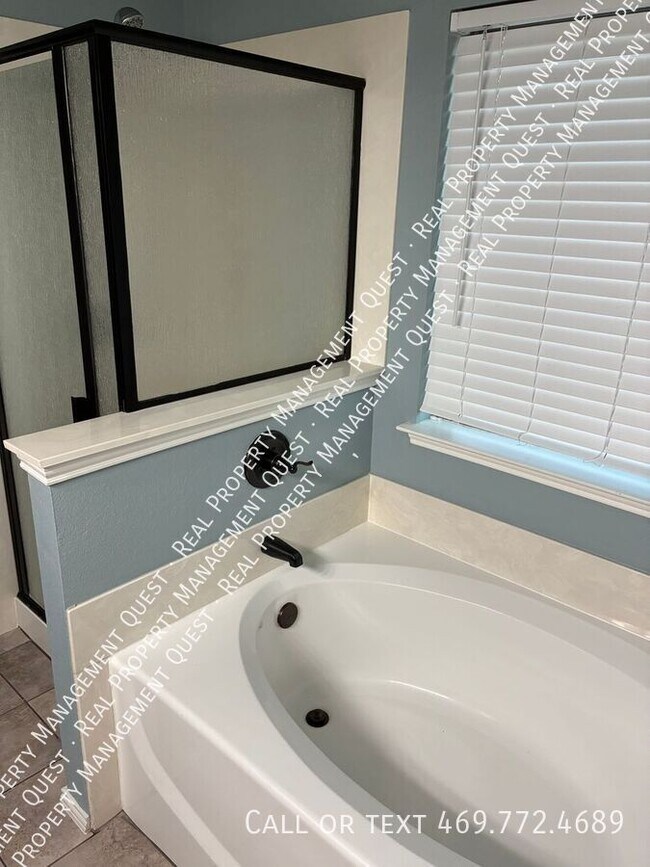 Building Photo - 1410 Beacon Hill Dr