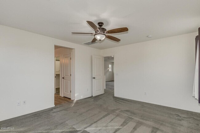 Foto del edificio - 1290 N 165th Dr