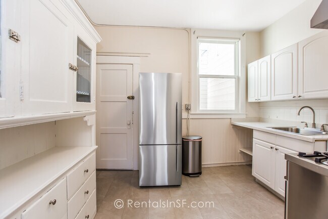 Building Photo - 1891 Hayes St